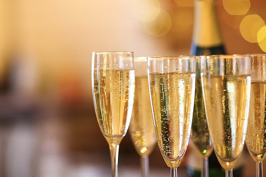 RCI Champagne Bar LR.jpg